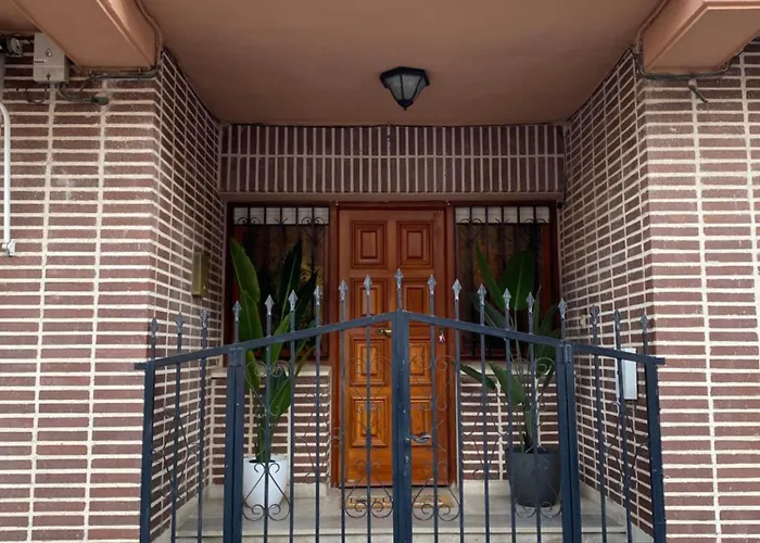 度假居 Henares 3 *